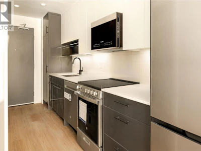 415-1380 Pridham Avenue - 5