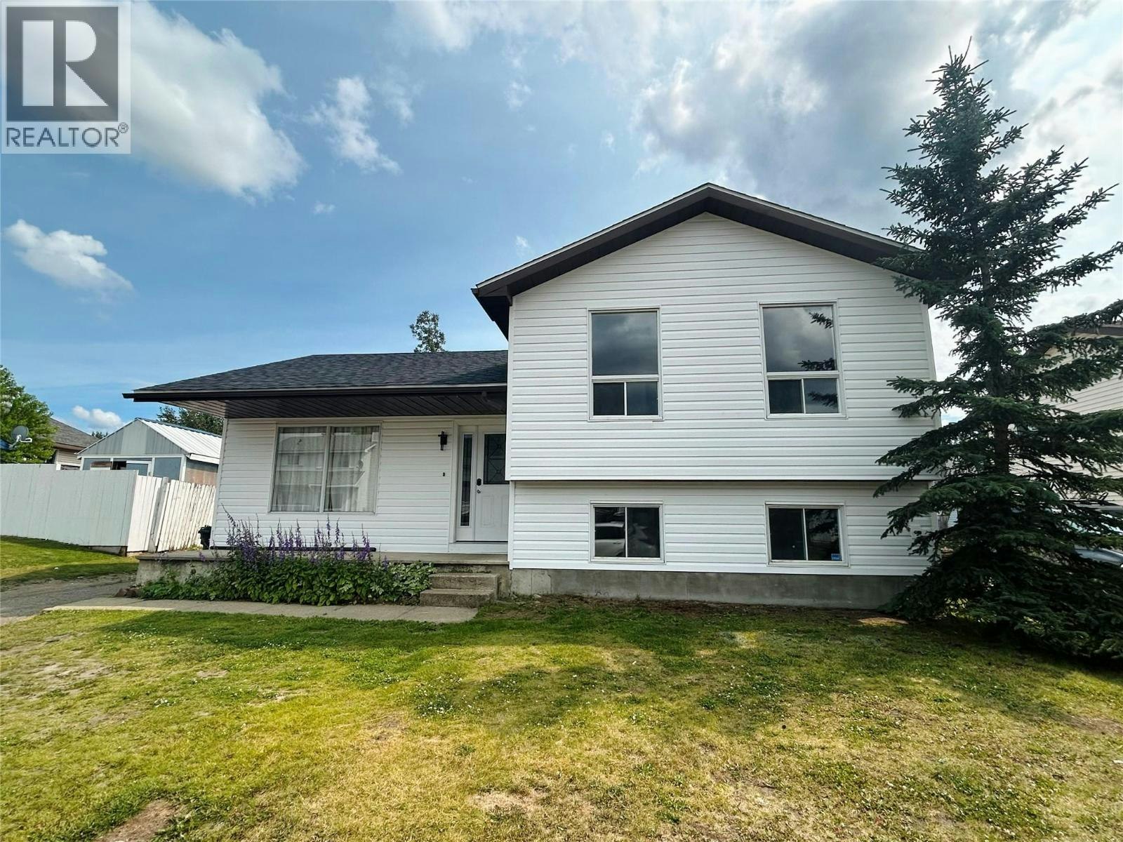 156 Valleyview Crescent, Tumbler Ridge, BC, V0C 2W0