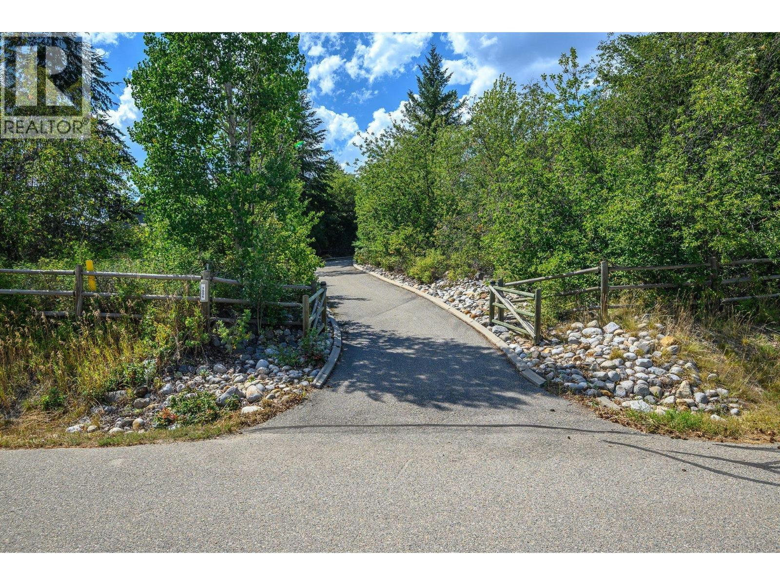 3006 Coachwood Crescent, Coldstream, BC, V1B 3Y4 - 85