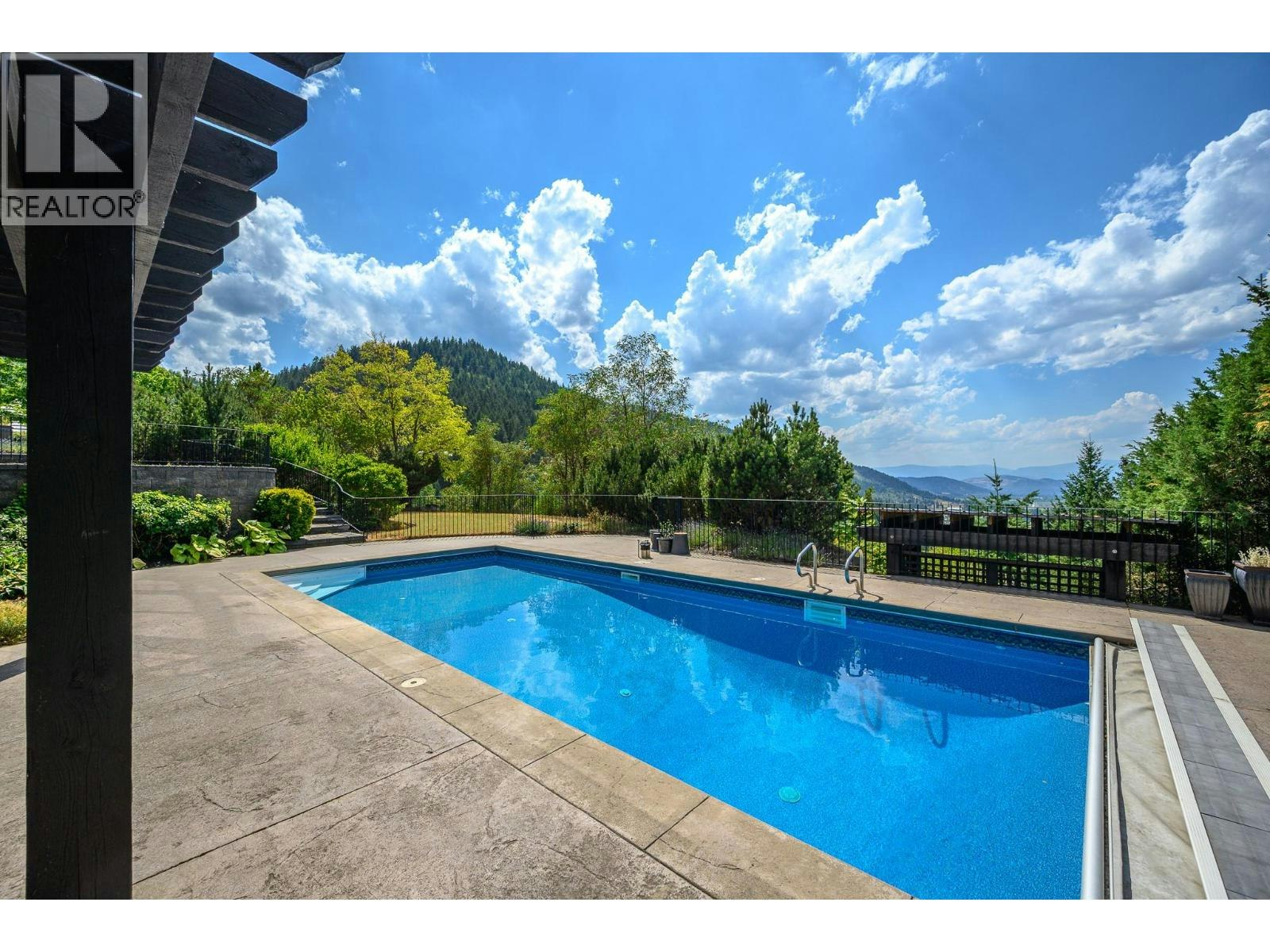 3006 Coachwood Crescent, Coldstream, BC, V1B 3Y4 - 75