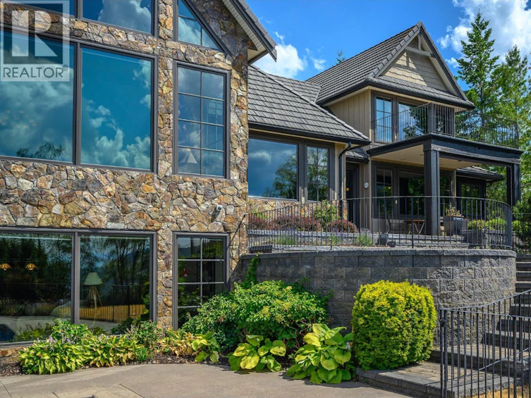 3006 Coachwood Crescent, Coldstream, BC, V1B 3Y4 - 73