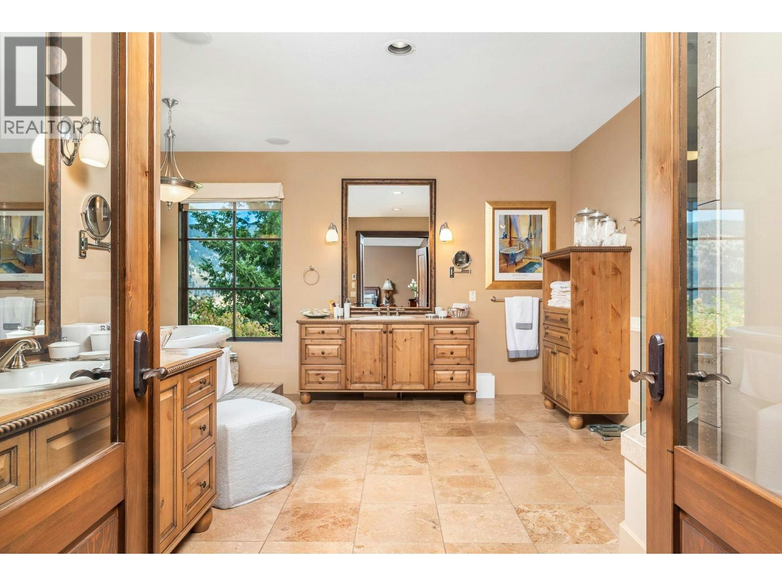 3006 Coachwood Crescent, Coldstream, BC, V1B 3Y4 - 37