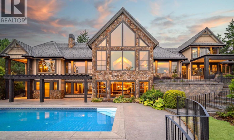 3006 Coachwood Crescent