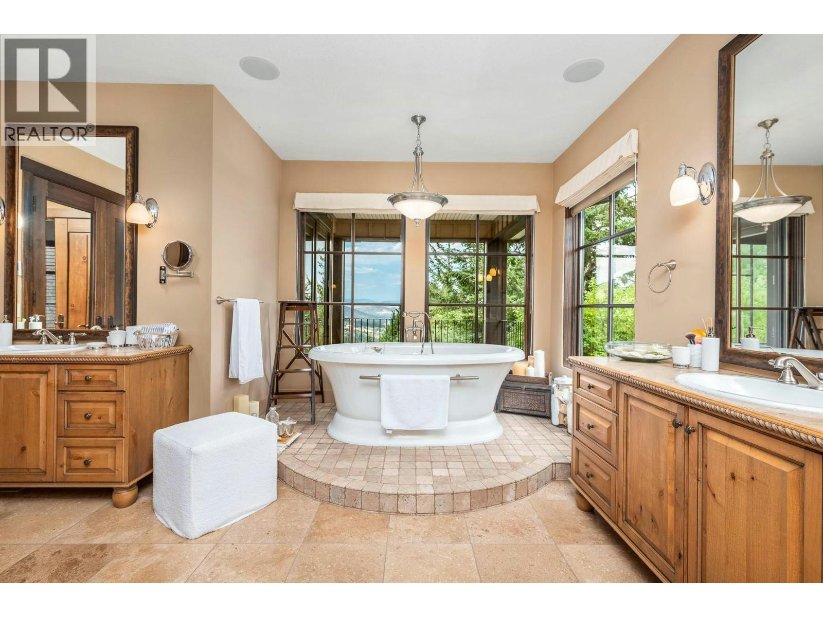 3006 Coachwood Crescent, Coldstream, BC, V1B 3Y4 - 38