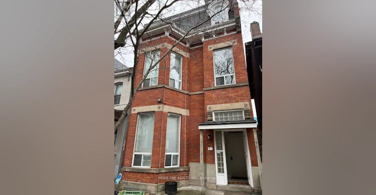 301-31 D'arcy Street, Toronto, ON, M5T 1J8 - 2