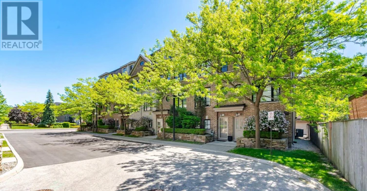 62 Cormier Heights, Toronto, ON, M8Z 0B5 - 2