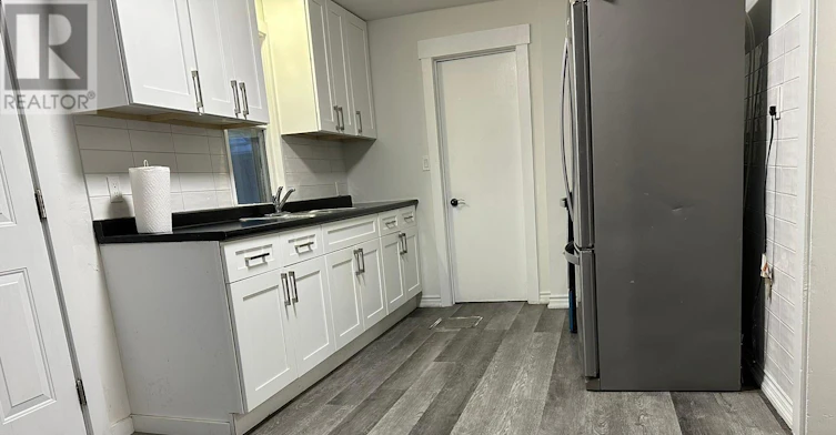 18 Forks Road E, Welland, ON, L3B 5K1 - 2