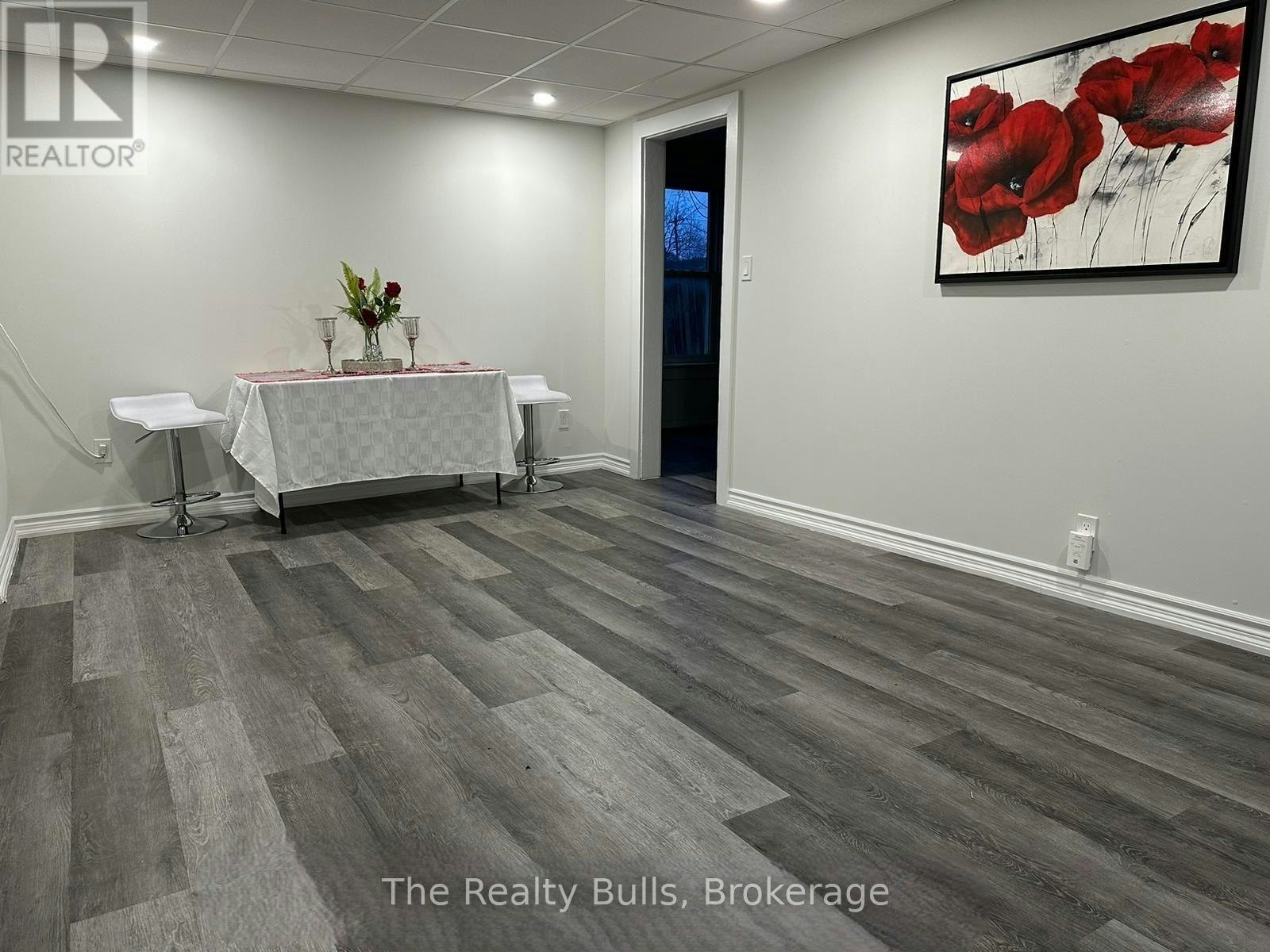 18 Forks Road E, Welland, ON, L3B 5K1 - 9