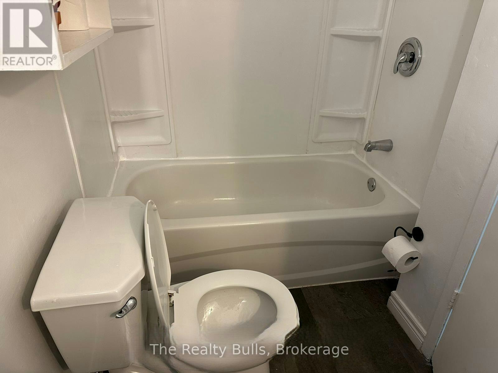 18 Forks Road E, Welland, ON, L3B 5K1 - 8