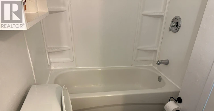 18 Forks Road E, Welland, ON, L3B 5K1 - 8