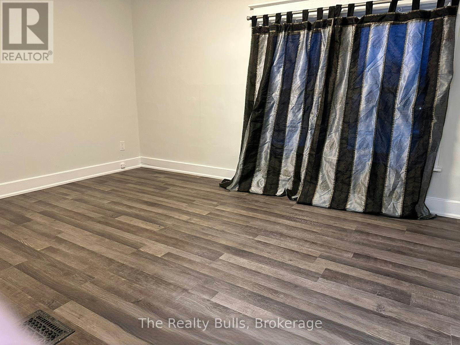 18 Forks Road E, Welland, ON, L3B 5K1 - 12