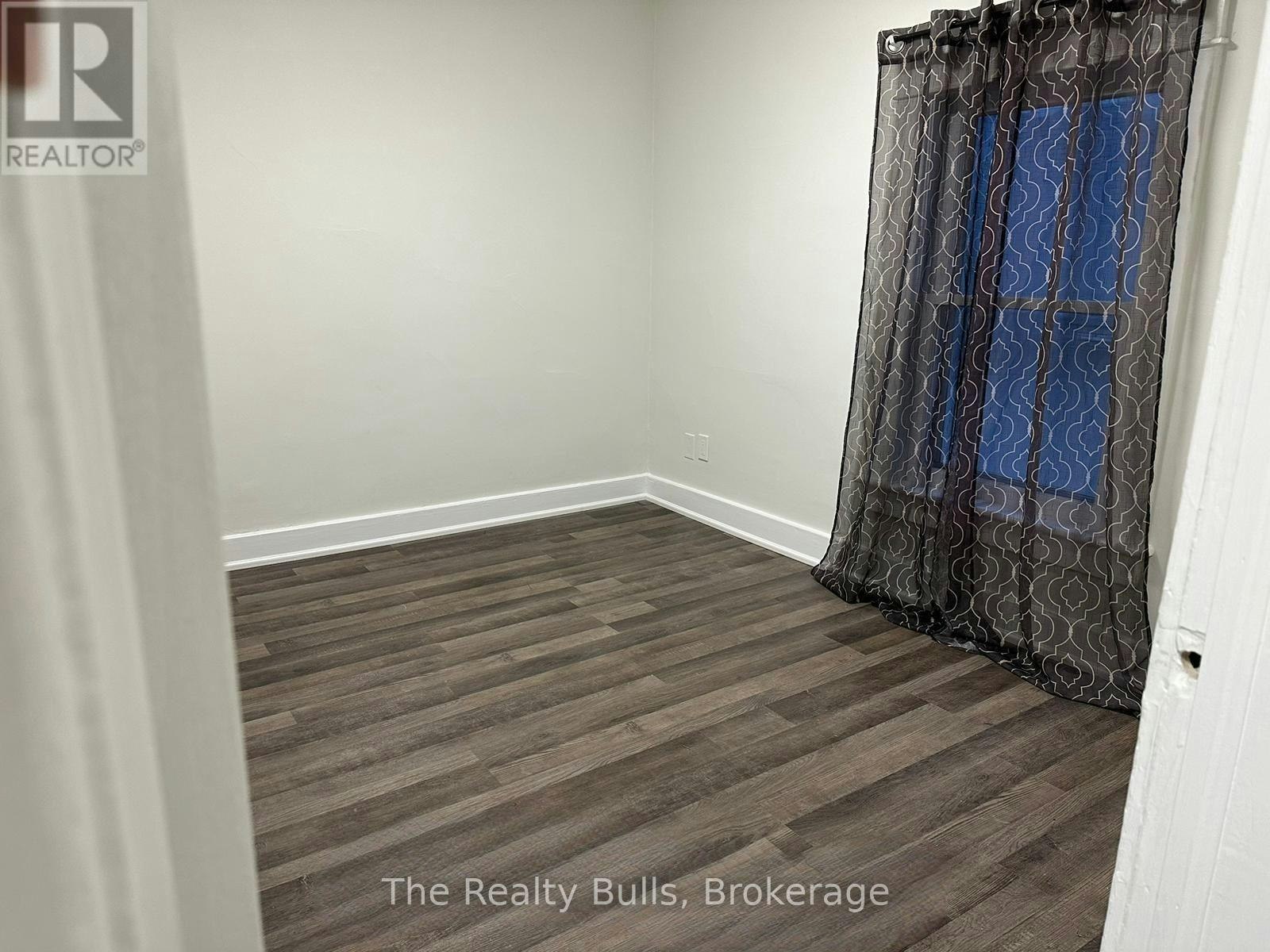 18 Forks Road E, Welland, ON, L3B 5K1 - 7