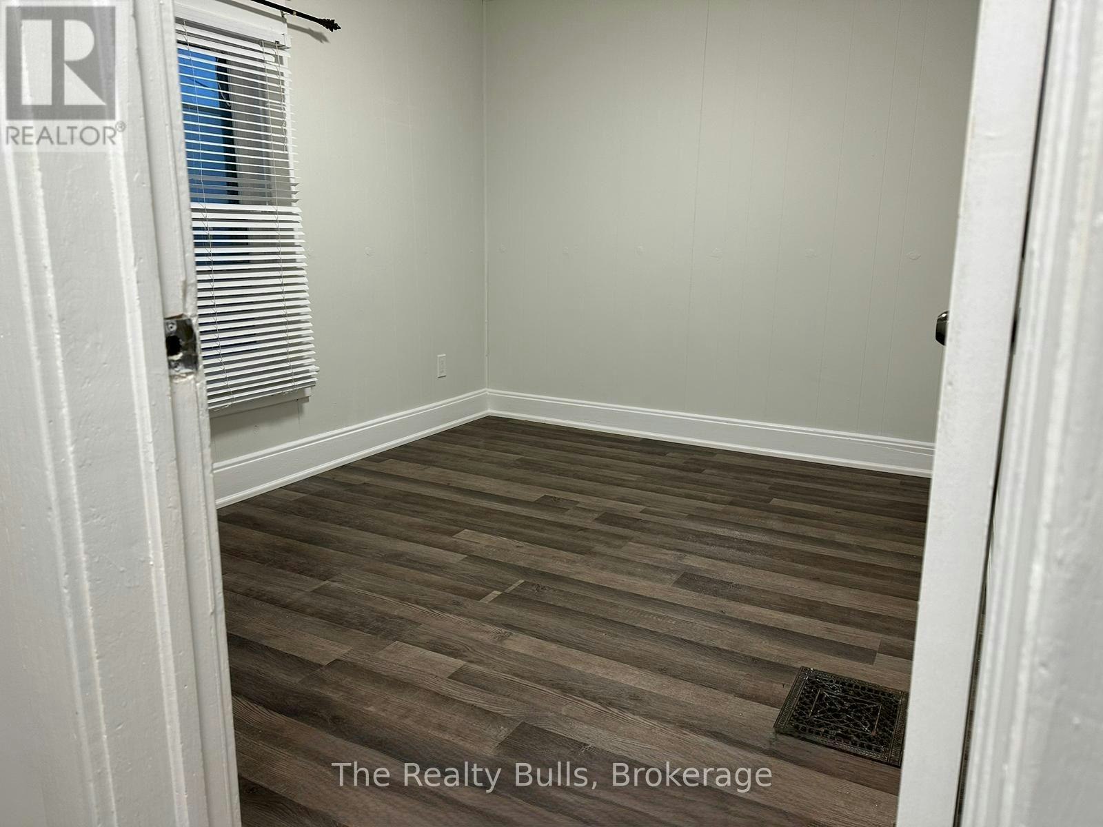 18 Forks Road E, Welland, ON, L3B 5K1 - 13