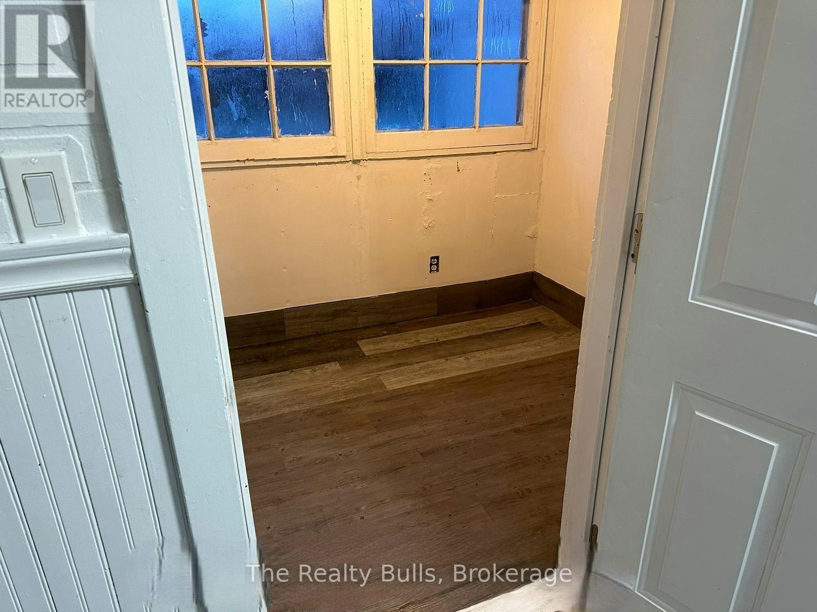 18 Forks Road E, Welland, ON, L3B 5K1 - 11