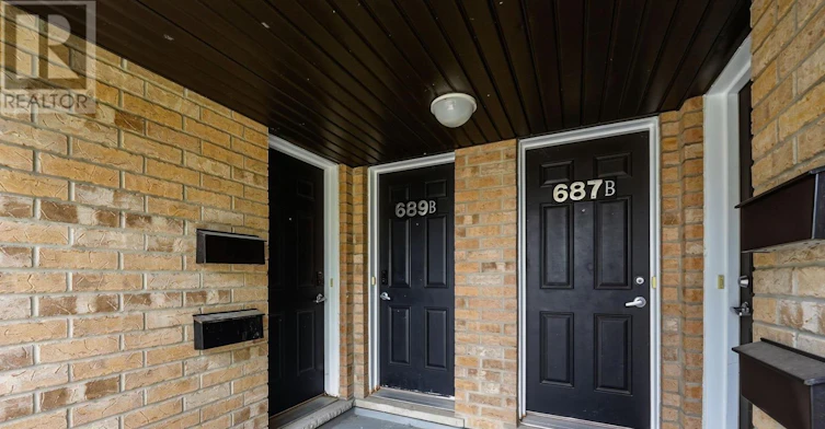 689B Sue Holloway Drive, Ottawa, ON, K2J 5R6 - 2