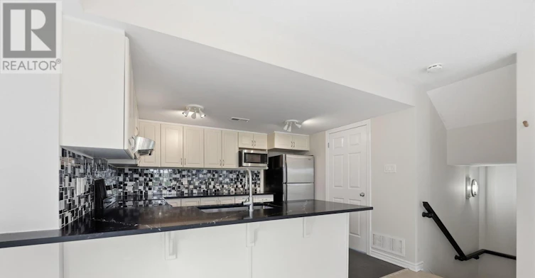 689B Sue Holloway Drive, Ottawa, ON, K2J 5R6 - 9