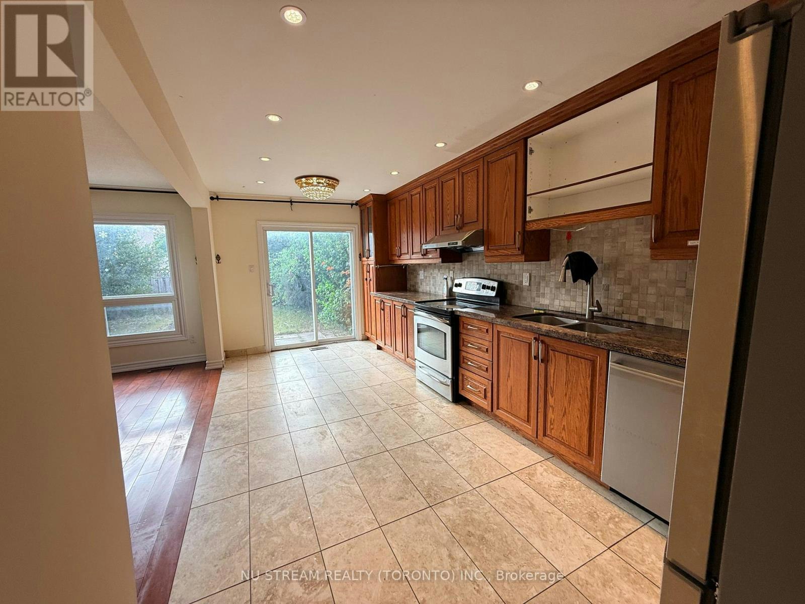 74 William Honey Crescent, Markham, ON, L3S 2M1 - 2