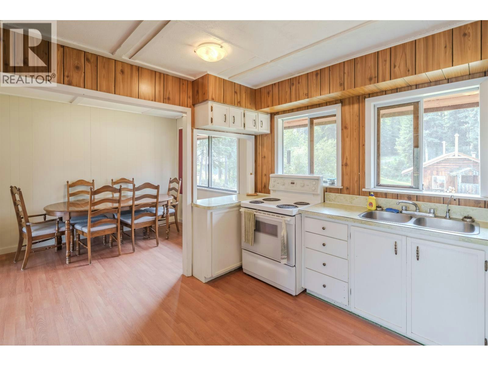 7177 Nath Road, Sheridan Lake, BC, V0K 1X1 - 9