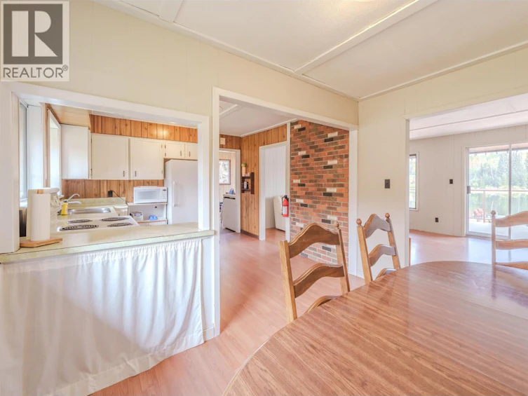 7177 Nath Road, Sheridan Lake, BC, V0K 1X1 - 11