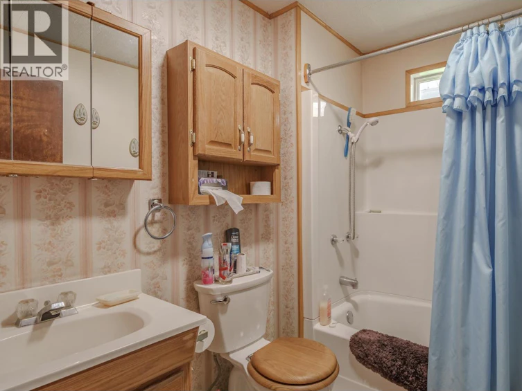 6247 Aalton Road, Horse Lake, BC, V0K 2E3 - 10