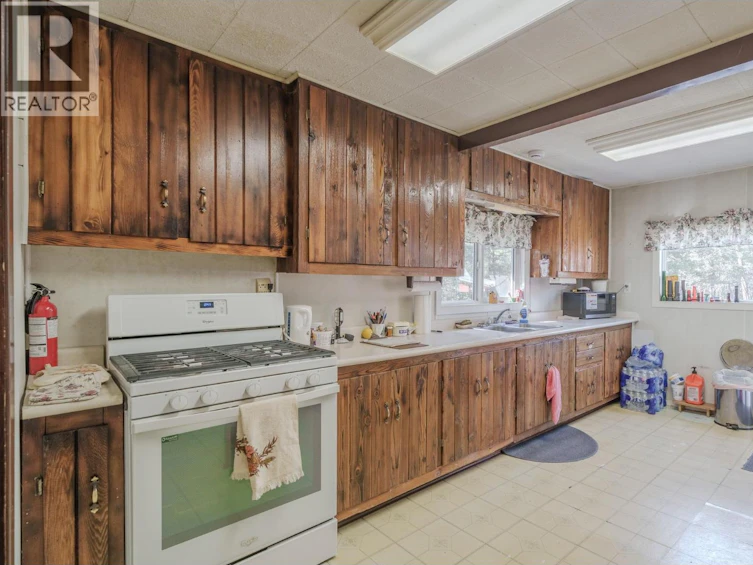 6247 Aalton Road, Horse Lake, BC, V0K 2E3 - 4