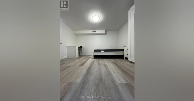 MASTER Bedroom Bsmt 4 Fitzroy Terr Terrace, Toronto, ON, M5T 2K3 - 2
