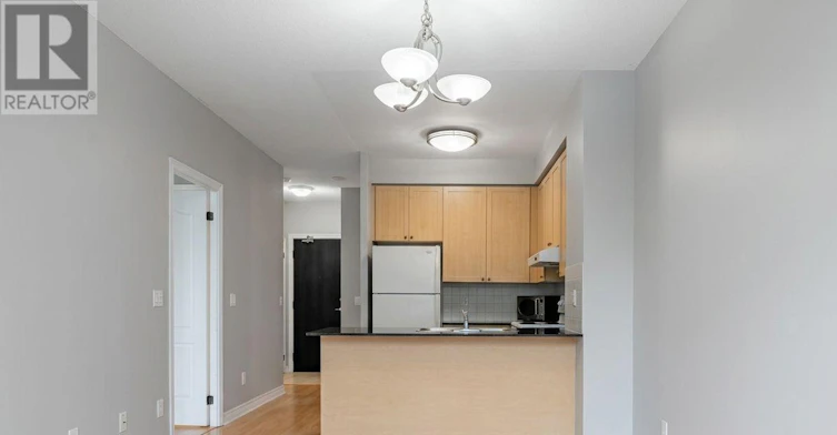 103-15 Park Road NORTH, Vaughan, ON, L4J 0A1 - 4