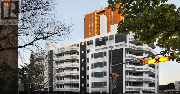 103-11 Walmer Road, Toronto, ON, M5R 2W9 - 7