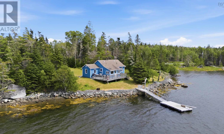 732 Ostrea Lake Road
