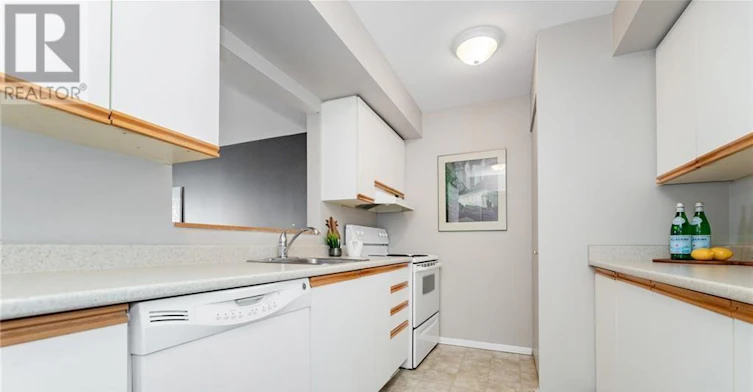 304-268 Lorry Greenberg Drive N, Ottawa, ON, K1T 3K1 - 5