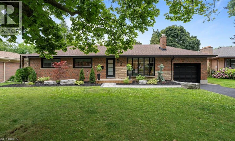25 Seneca Crescent
