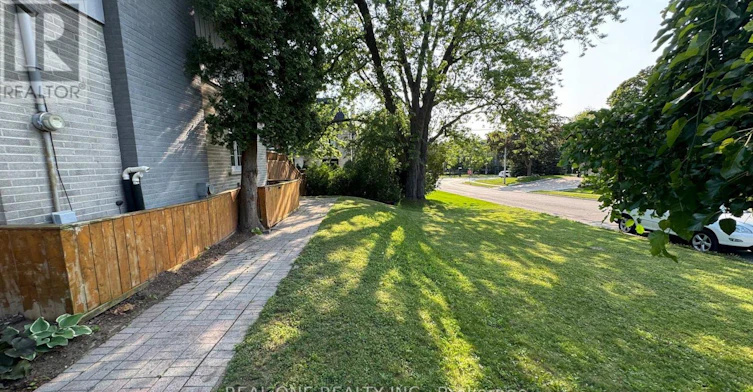 1 Silkstone Gate, Richmond Hill, ON, L4C 6V7 - 13