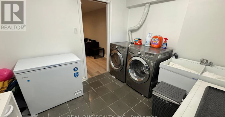 1 Silkstone Gate, Richmond Hill, ON, L4C 6V7 - 48
