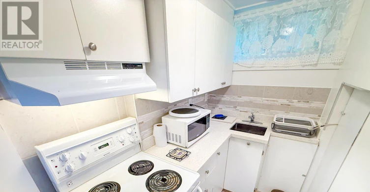 LOWER LEVEL-14 Gooch Court, Toronto, ON, M6S 2N8 - 8