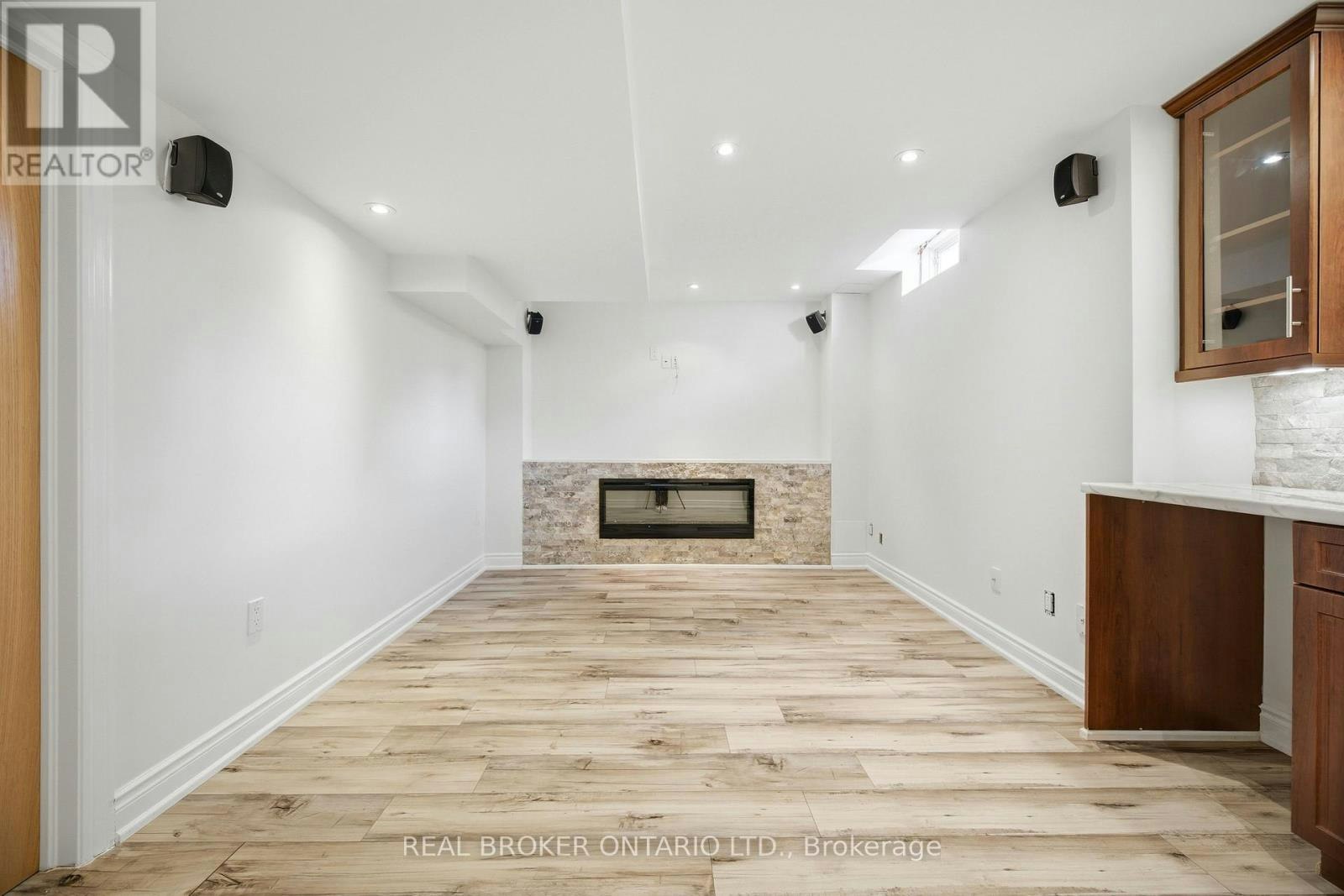 3277 Paul Henderson Drive, Mississauga, ON, L5M 0H5 - 24