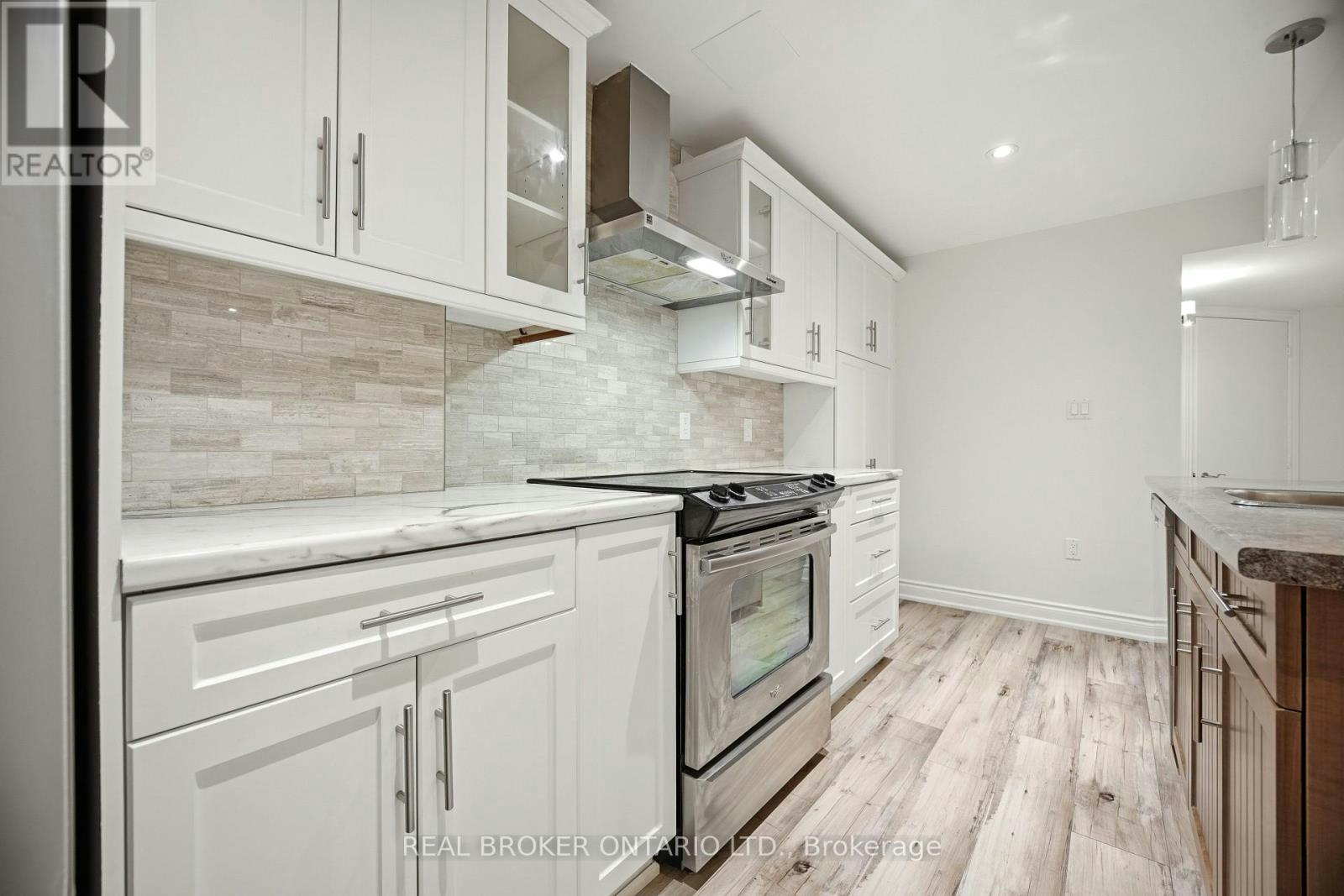 3277 Paul Henderson Drive, Mississauga, ON, L5M 0H5 - 11