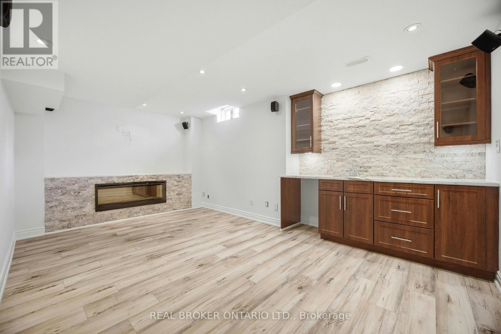 3277 Paul Henderson Drive, Mississauga, ON, L5M 0H5 - 21