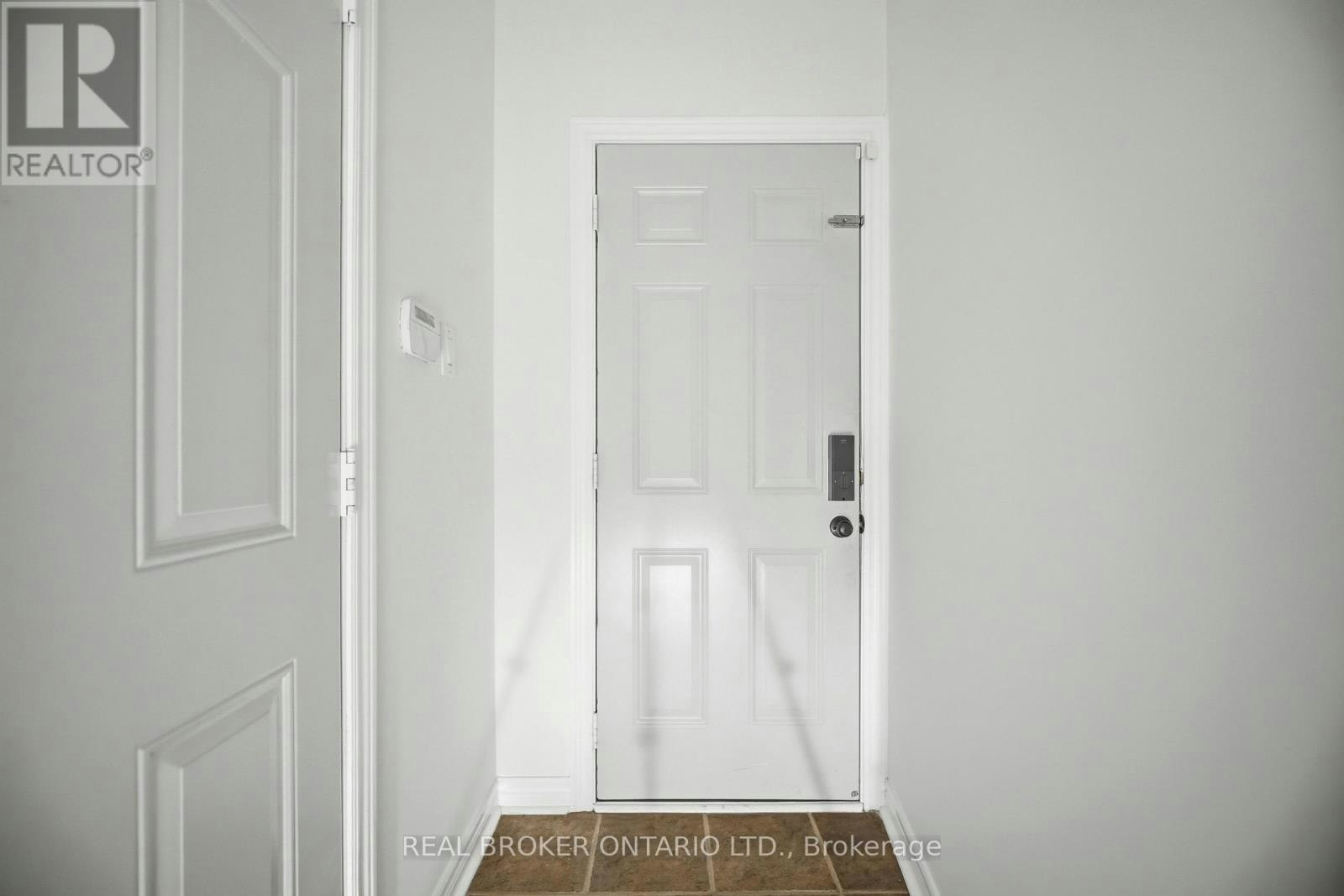 3277 Paul Henderson Drive, Mississauga, ON, L5M 0H5 - 6