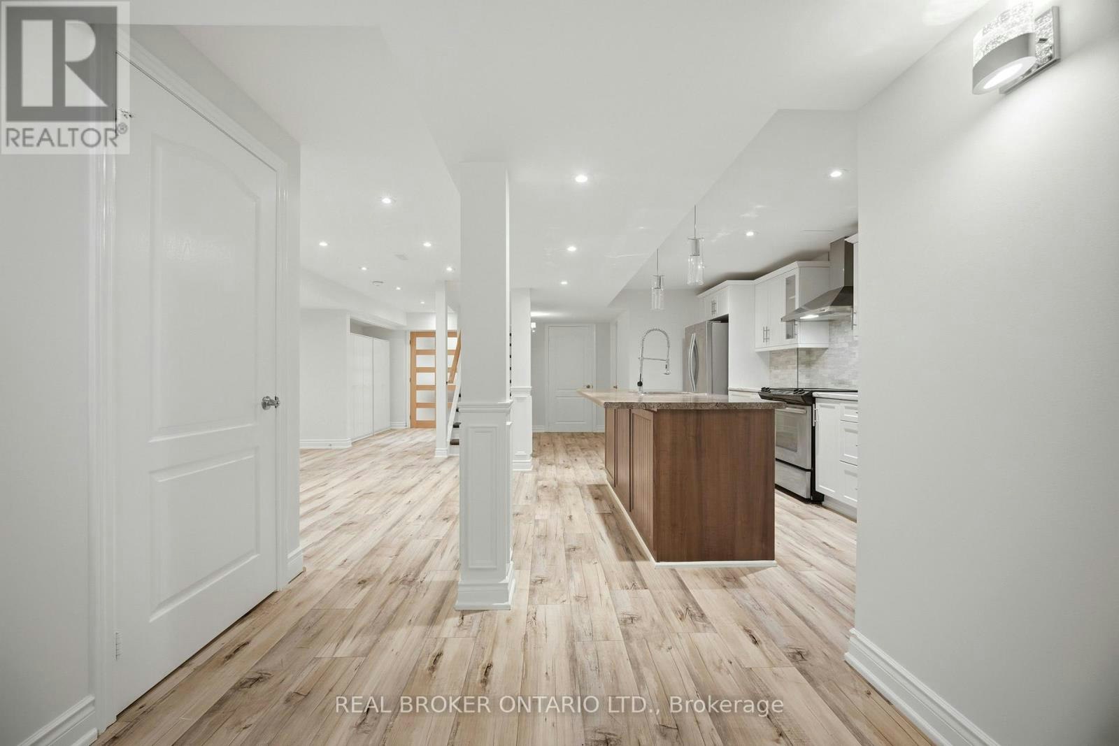 3277 Paul Henderson Drive, Mississauga, ON, L5M 0H5 - 9