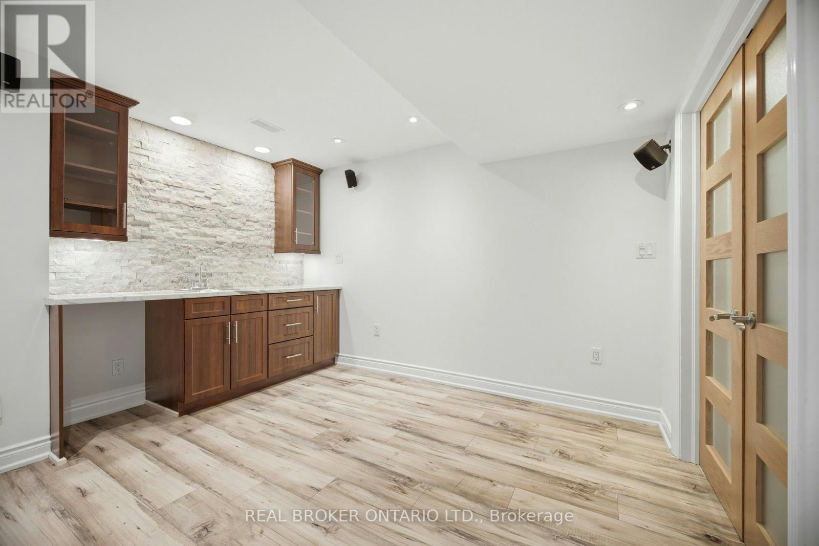 3277 Paul Henderson Drive, Mississauga, ON, L5M 0H5 - 23