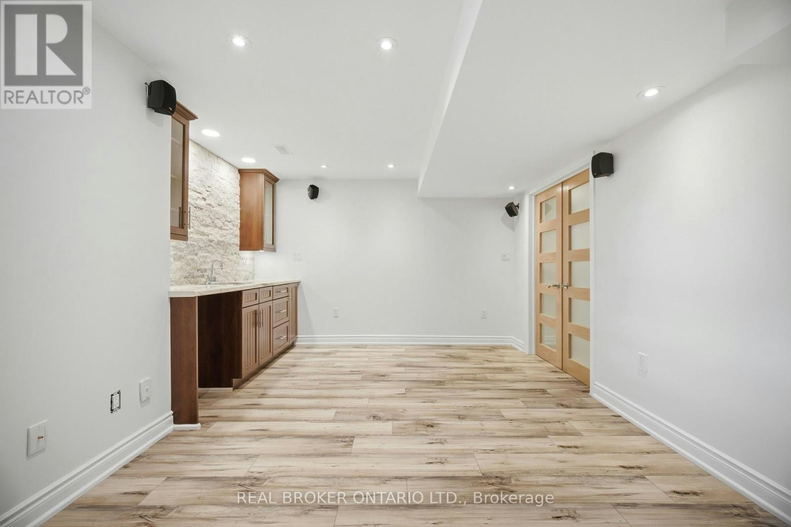 3277 Paul Henderson Drive, Mississauga, ON, L5M 0H5 - 28