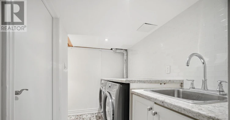3277 Paul Henderson Drive, Mississauga, ON, L5M 0H5 - 36