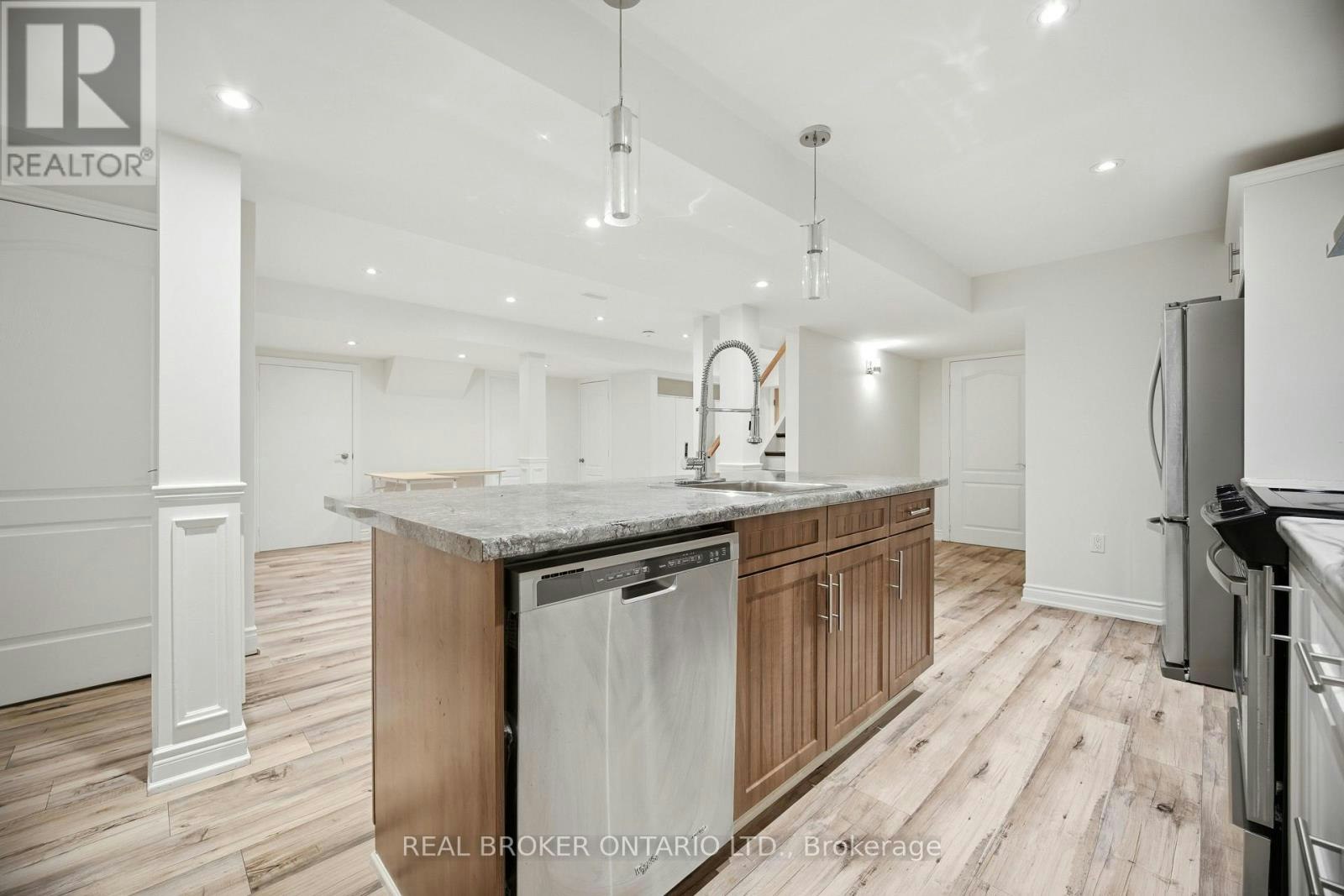 3277 Paul Henderson Drive, Mississauga, ON, L5M 0H5 - 15