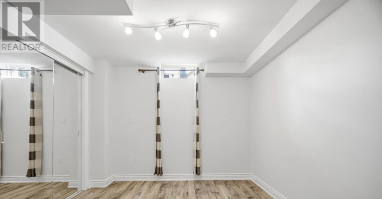 3277 Paul Henderson Drive, Mississauga, ON, L5M 0H5 - 32