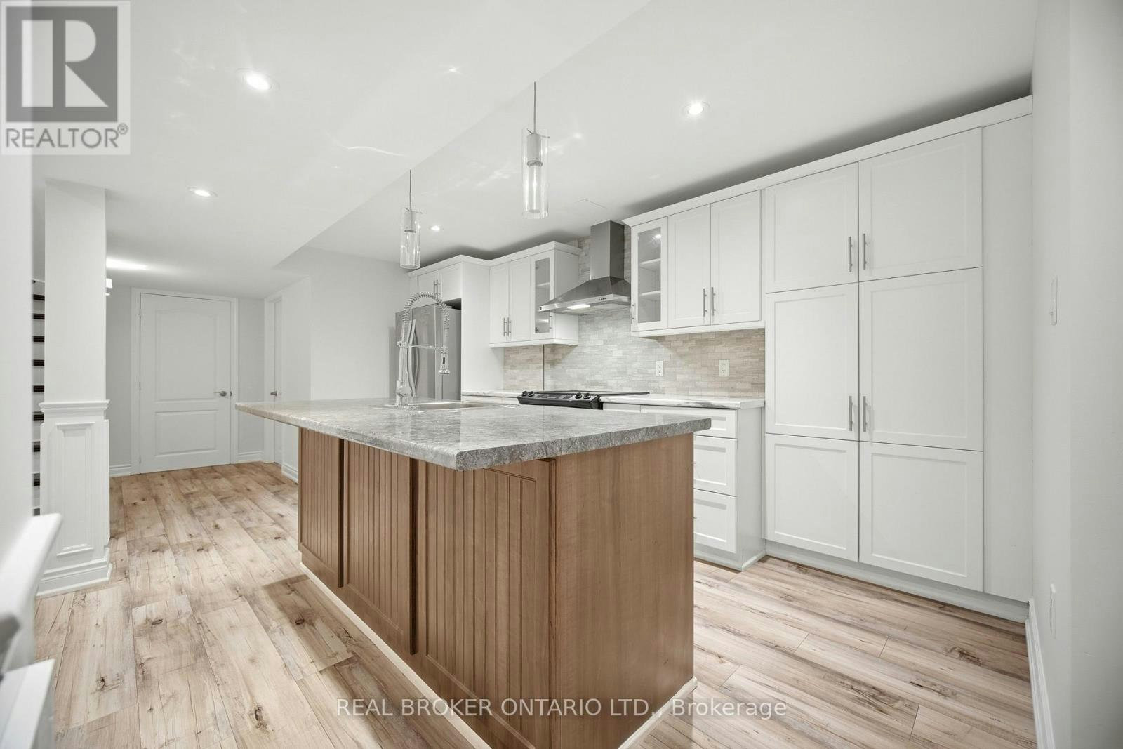 3277 Paul Henderson Drive, Mississauga, ON, L5M 0H5 - 13