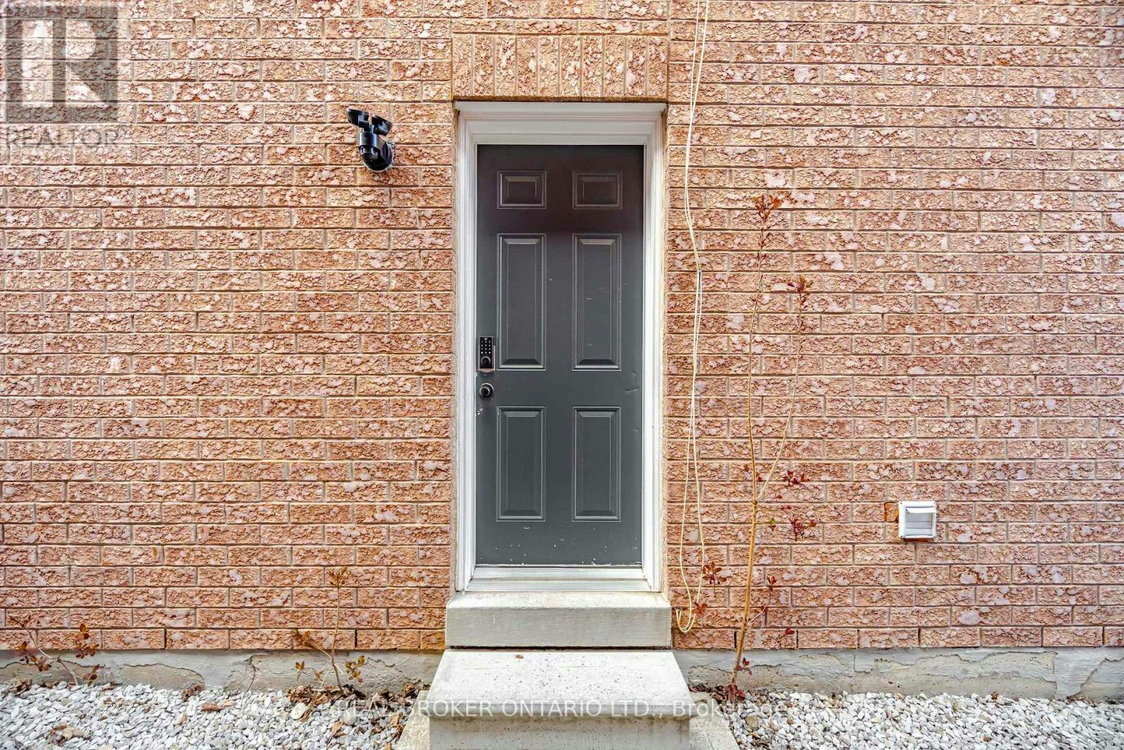 3277 Paul Henderson Drive, Mississauga, ON, L5M 0H5 - 5
