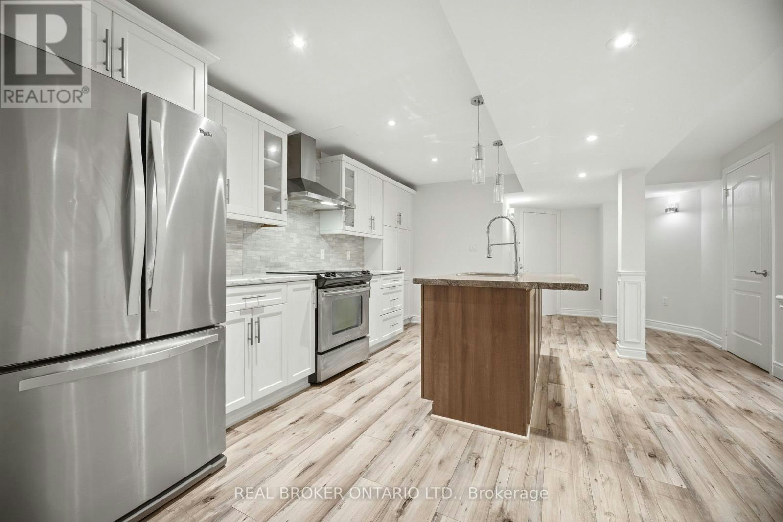 3277 Paul Henderson Drive, Mississauga, ON, L5M 0H5 - 10