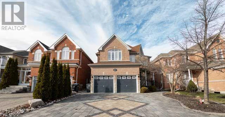 3277 Paul Henderson Drive, Mississauga, ON, L5M 0H5 - 2