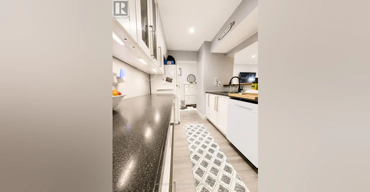 9-266 Lorry Greenberg Drive, Ottawa, ON, K1T 3J9 - 8