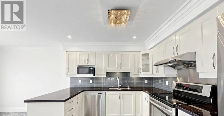 220-83 Mondeo Drive, Toronto, ON, M1P 5B6 - 11